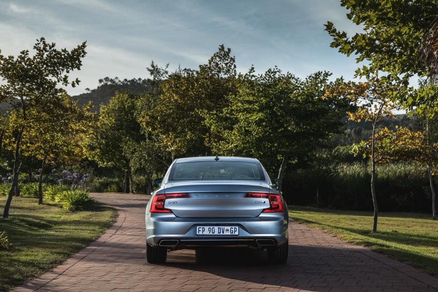  Volvo S90 D4 Inscription 2017 года  (ZA) (фото 7 из 8)